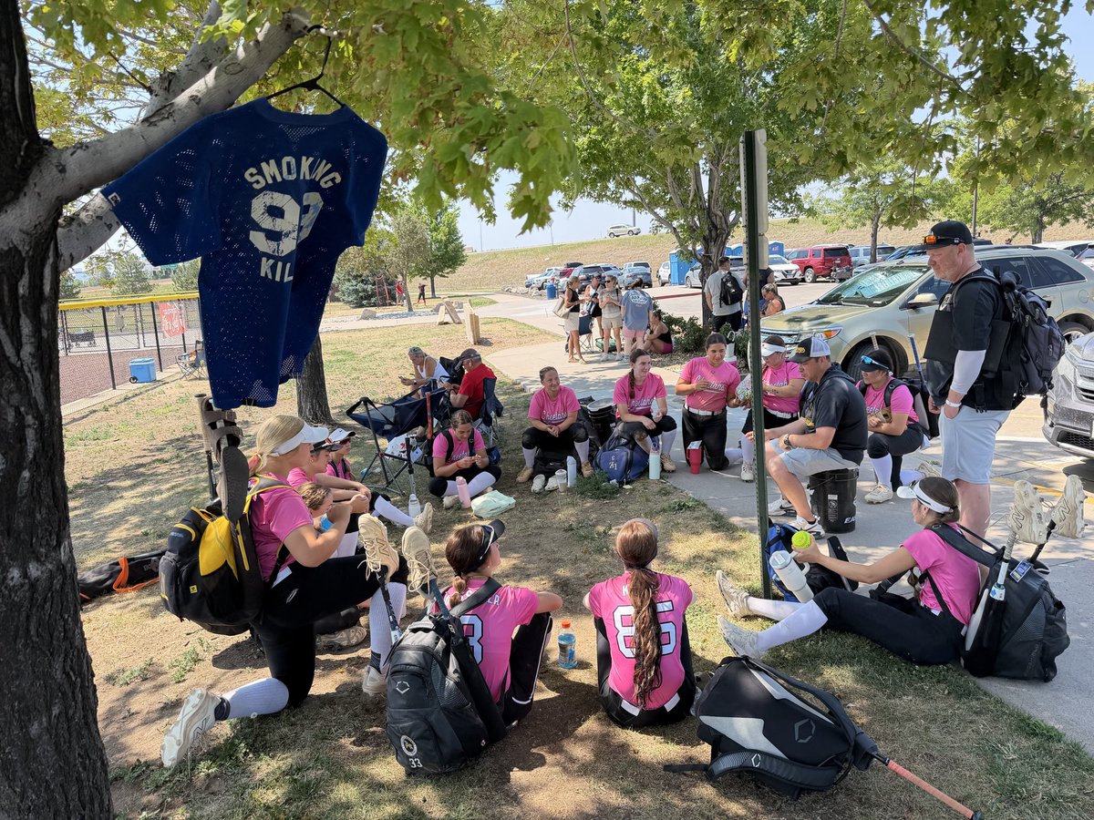 fittogive's tweet photo. @NobelPrize The coach of this 14-year-old girls softball Chicago team allowed the players to pass around my bag of Tootsie Rolls and tell the girls that I was 11 when my dad died from smoking and humbling ask them to please never smoke. They all gave an affirmative head shake. Blessed that they chose the shade next to us to rest before their next game.