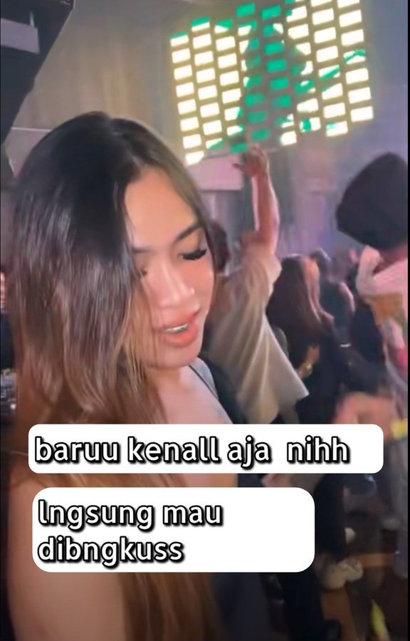 Nooheina's tweet photo. Baru kenal di club langsung di ajak ke oyo 
https://t.co/9ylaFONNxK https://t.co/tjChft1YFQ