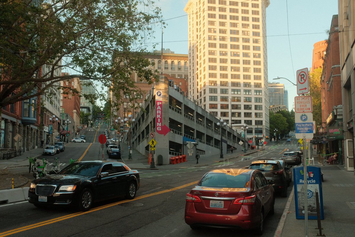 tabrnackle's tweet photo. Seattle is so cool (supposedly only 4% of the time the locals might be gatekeeping tho idk) https://t.co/awqhw5UejD