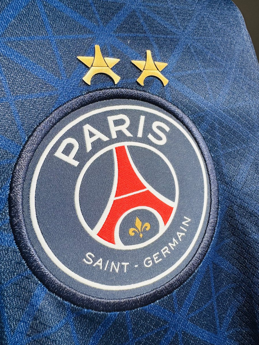 ForbiddenShirts's tweet photo. Oolala 😮💨
⭐️ ⭐️
❤️💙
#Back2Back https://t.co/ebfhRfmBv0