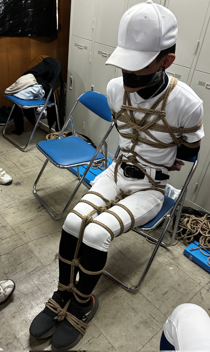 yuni_love_atsu's tweet photo. おはようございます☀
拘束された野球部員あつ……
これから起こることは苦痛か快感か… https://t.co/4ad3DbEooM