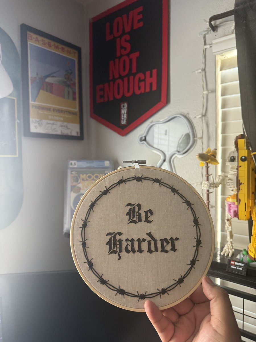 RyanTfC's tweet photo. Sandy made me the best gift for my Birthday. https://t.co/jYJROHjMpm