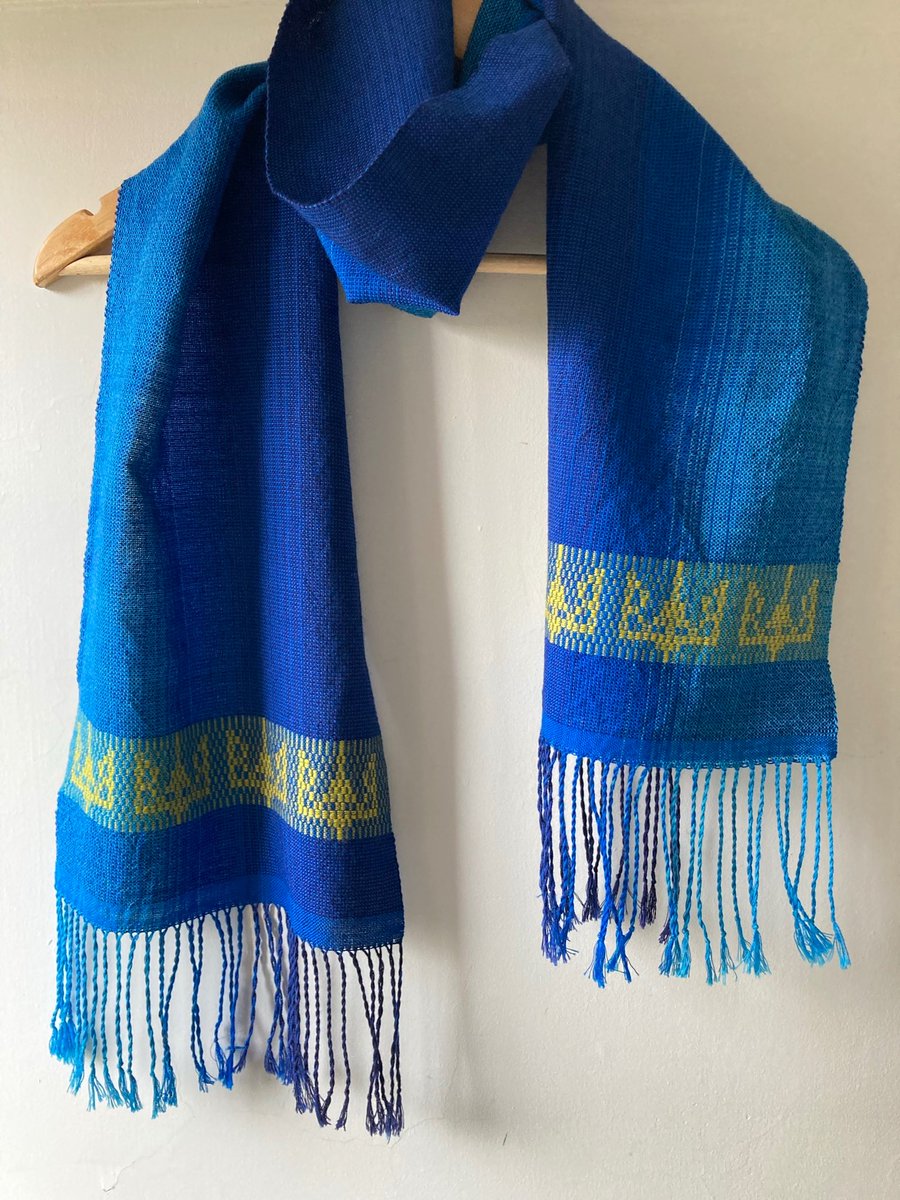 PriceMatth78136's tweet photo. Raffle Fellas with some stunning prizes created by Nell 🤗
I’m raffling the last of my Tryzub scarves. -$5 per ticket to 
@U24_gov_ua
 sky defence. Our leaders may not have the spines to close the skies  so we will. Please chip in if you can chaps 💛💙

@NelltheWeaver

@Heiko_G

@DoggoCat95

@StrayCat_25

@SChiron58

@Batfella_Rises

@Richard97932715