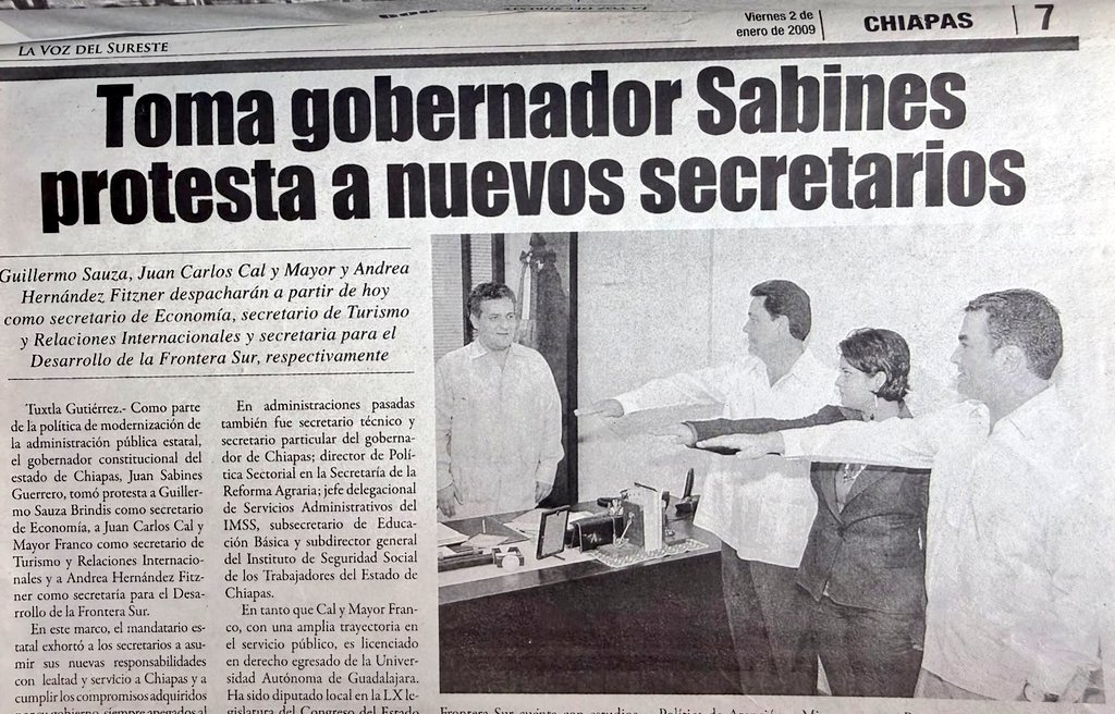 Juansabinesg's tweet photo. Con profunda tristeza recibo la noticia del fallecimiento de Juan Carlos Cal y Mayor Franco.

Chiapas pierde a un hombre inteligente, culto, brillante y comprometido con nuestro estado.

A lo largo de los años tuvimos la oportunidad de coincidir en distintas etapas de la vida pública. En 2004 competimos por la Presidencia Municipal de Tuxtla Gutiérrez. Fue, sin duda, el adversario electoral de mayor altura que tuve. Dimos una campaña de propuestas y de respeto, sin guerra sucia, demostrando que la política también puede ejercerse con civilidad.

Años después tuve el honor de invitarlo a formar parte de mi gobierno como Secretario de Turismo. La imagen que acompaña estas líneas corresponde precisamente al día en que le tomé protesta, en enero de 2009.

Su trabajo contribuyó a que Chiapas viviera una de sus mejores etapas en materia turística, con cifras históricas de ocupación hotelera, derrama económica y promoción turística de nuestro estado.

Hace apenas unos meses tuve la oportunidad de conversar con él por teléfono. El poeta Carlos Macías nos comunicó para que me platicara de su libro, "Yo, Maximiliano. El Sueño del Colibrí". Lo escuché entusiasmado con ese proyecto, como siempre fue: un hombre de ideas, de cultura y de convicciones.

A su esposa Alejandra; a sus hijos Juan Carlos, Esteban y Alejandra; a sus hermanos Raque, Esther e Irám; así como a toda su familia y amistades,Isabel y yo les expresamos nuestras más sentidas condolencias.

Descansa en paz, querido e inolvidable Juan Carlos.