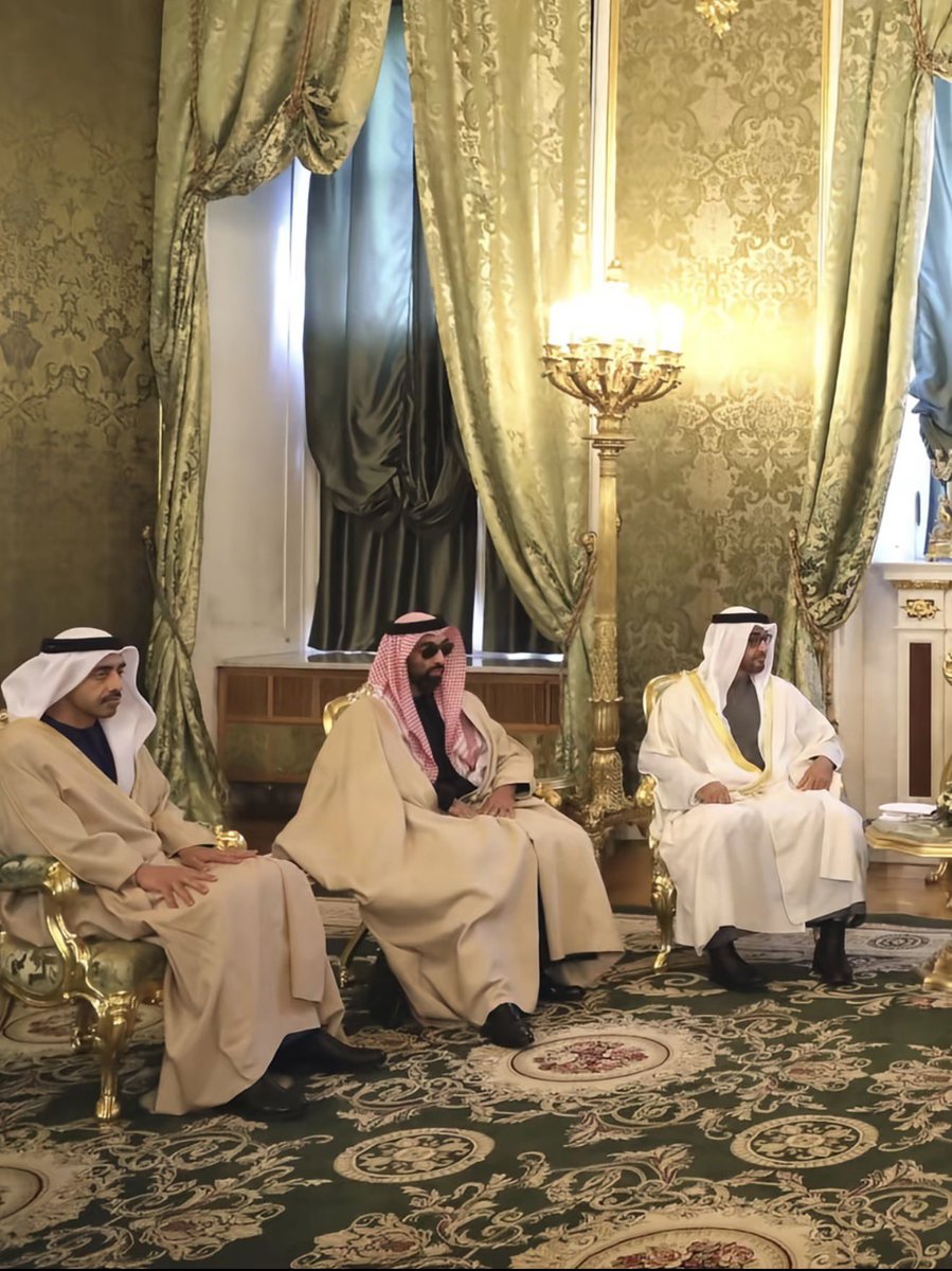 uae_parza's tweet photo. اللهم لك الحمد على نعمة آل نهيان 🇦🇪 https://t.co/bkt7gO9Z5P
