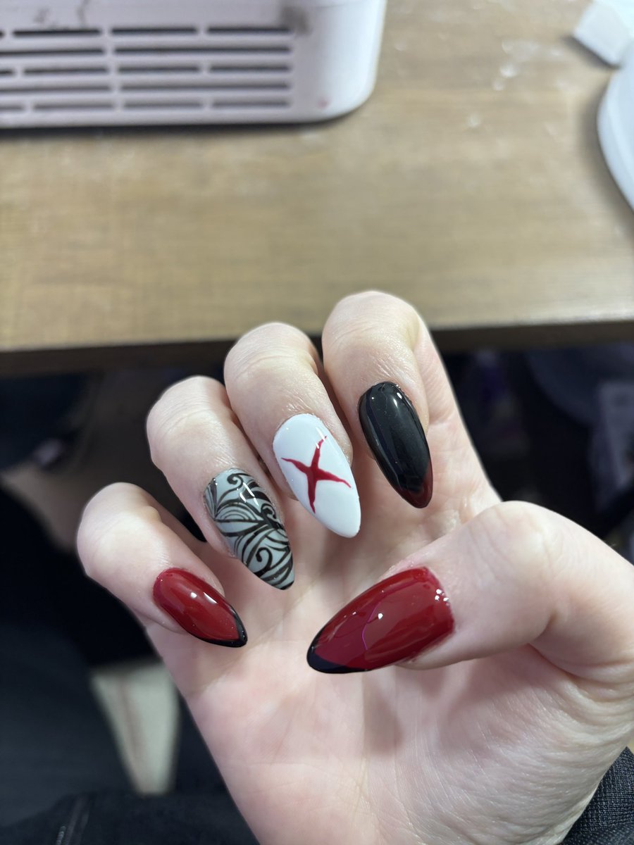 rxposy's tweet photo. joui jouki reencarna como decoração de unha https://t.co/tyn1lGkV3o