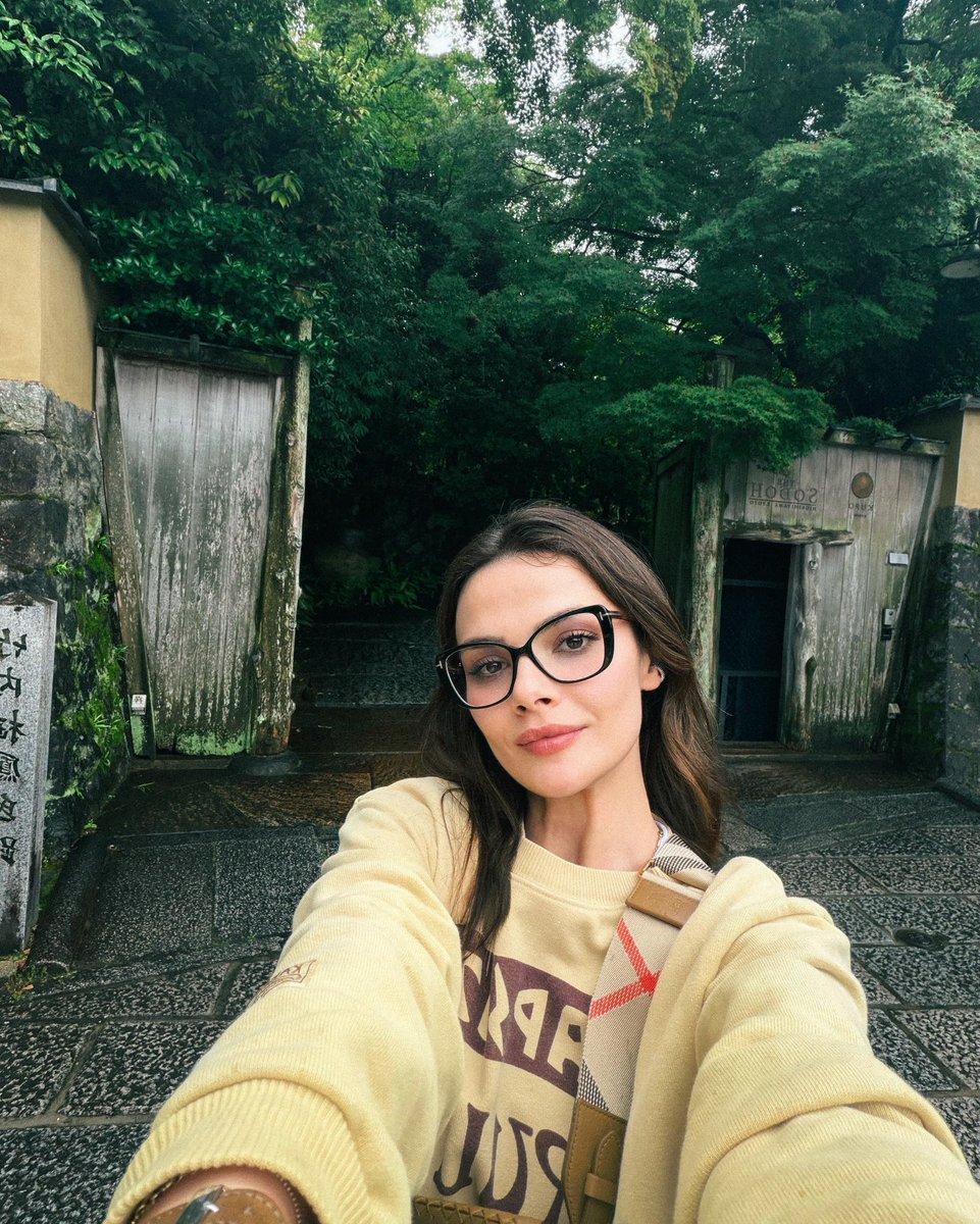 flowersinemm's tweet photo. 💛
#sinemünsal https://t.co/qFJjIc49b4