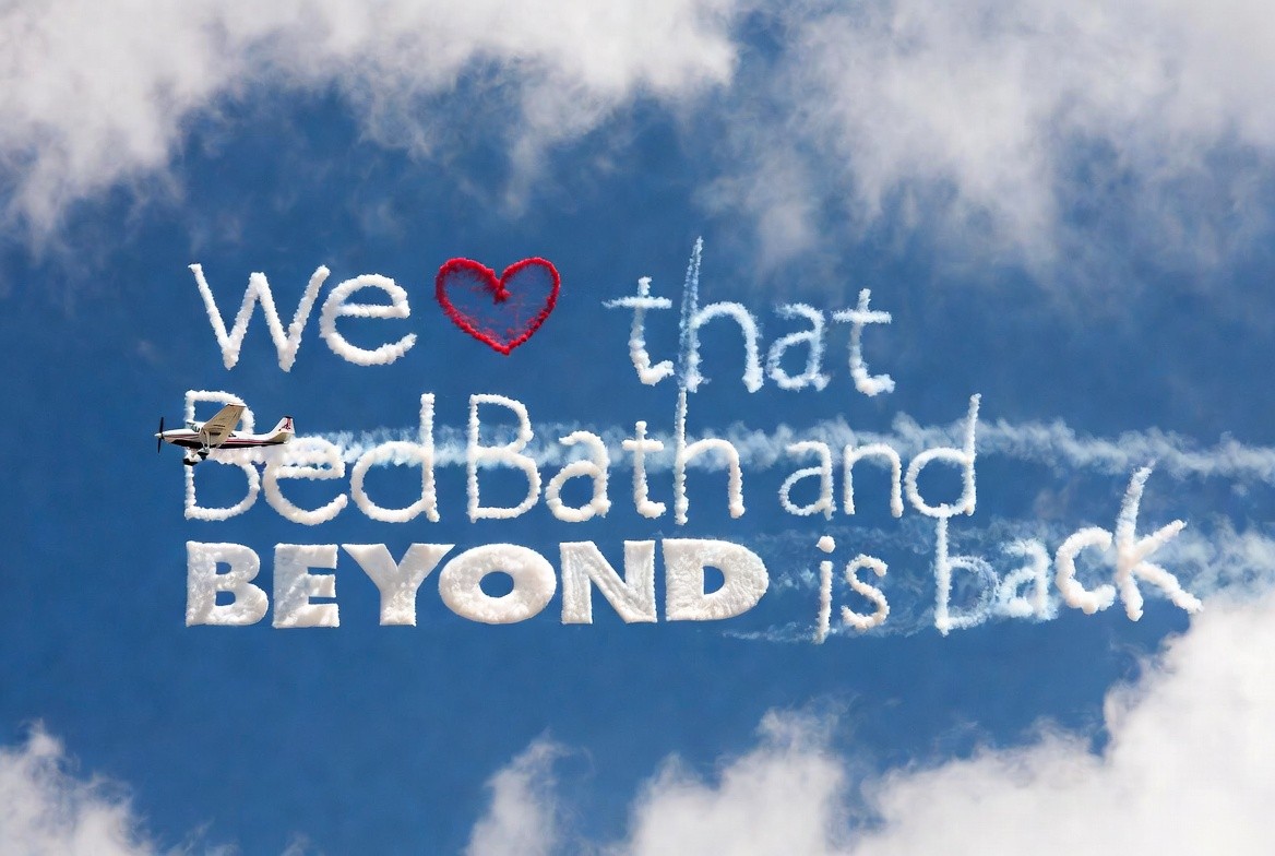 Jessica_renee95's tweet photo. @marcuslemonis @BedBathBeyond Isn't that cute https://t.co/C4MImb8YJx