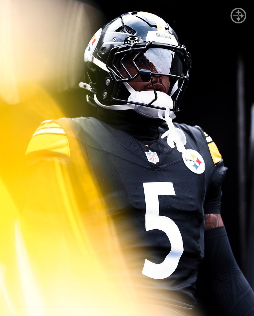 LosSteelers's tweet photo. Cinco es el #82 en el NFL Top 100‼️😤

@jalenramsey I #HereWeGo https://t.co/ejusL93W8Z