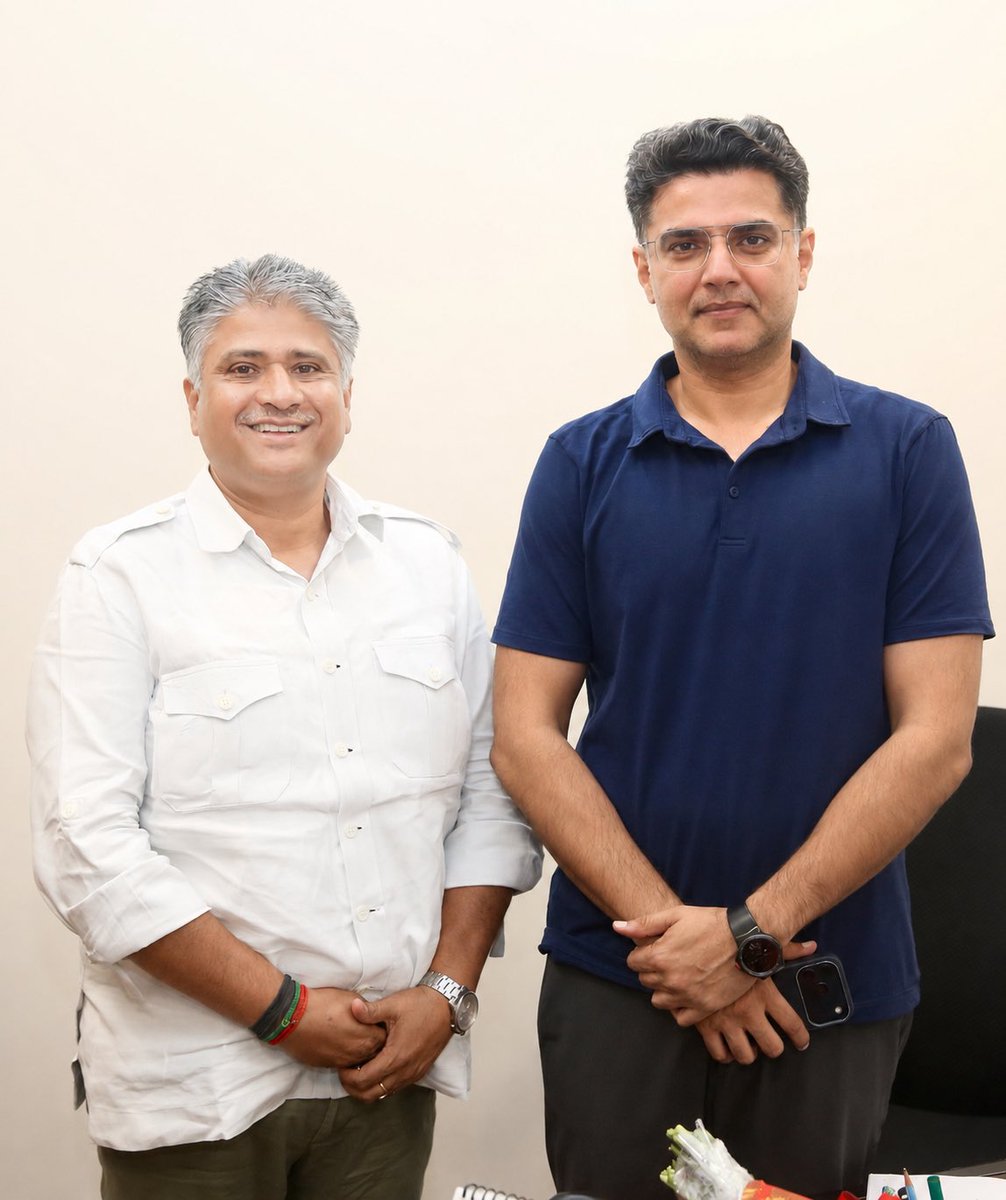 maheshsharmacm's tweet photo. आज हमारे नेता, राजस्थान के पूर्व उपमुख्यमंत्री एवं अखिल भारतीय कांग्रेस कमेटी के महासचिव श्री सचिन पायलट जी से मुलाकात करी। https://t.co/tPBI6fj6Z7