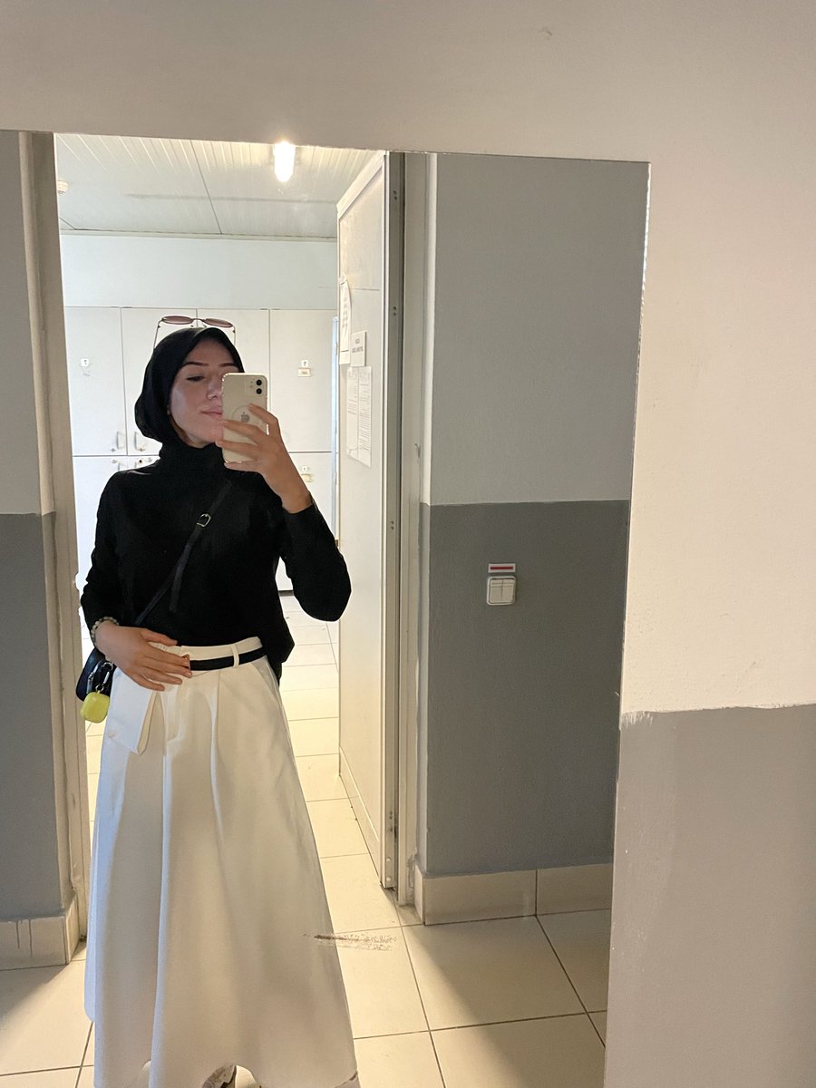 ceylanzk's tweet photo. Mesai bitiminde mutluluk fotisidir 🙃👾 https://t.co/3LxJXEIen8