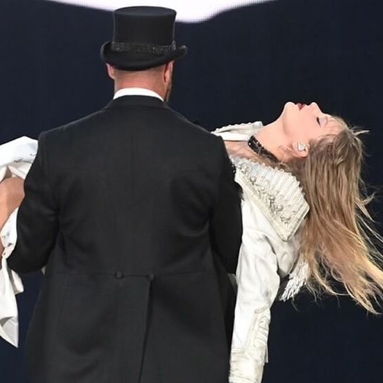 theTSupdates's tweet photo. 💍| @Variety calls Taylor &amp; Travis’ big night: “the most anticipated wedding in recent memory”. https://t.co/6qvo4iYdDM