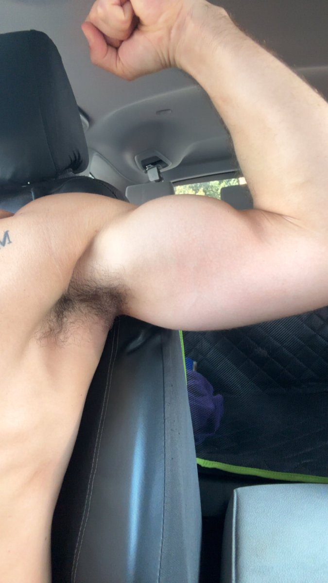 hunkyconnor's tweet photo. Happy Flex Friday #pits #armpits #sweatypits #flex #gay #men #workout #flexfriday #workoutbud #biceps #muscles #hunk #jock https://t.co/nH0v2K56lg