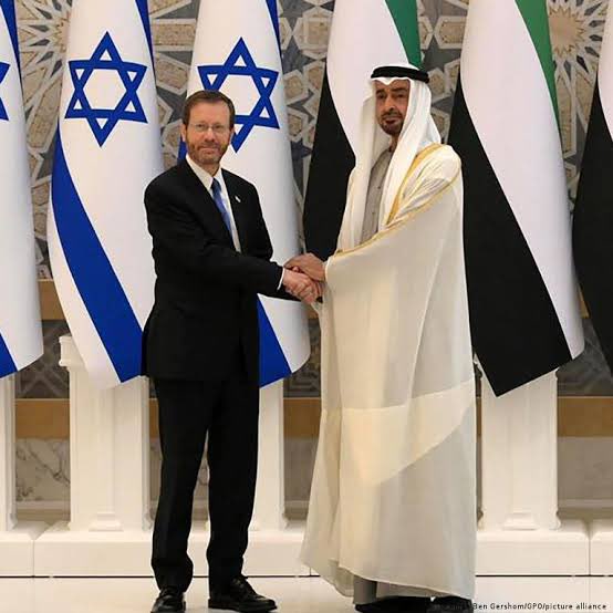 Q220t's tweet photo. @AAbdulsaeid رأيك فيهم ؟ https://t.co/qZg9t7xW3i