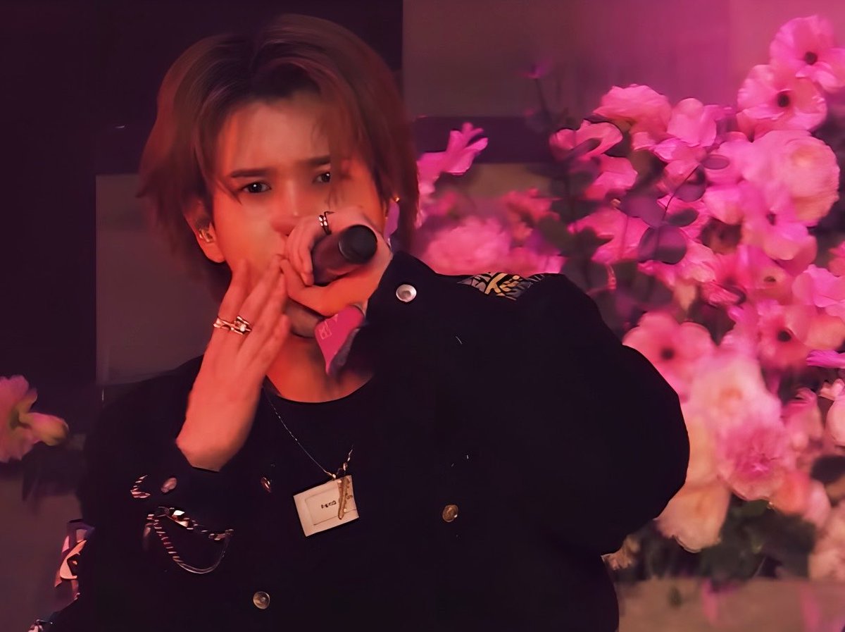 RANさん🕺🎤🍓 表情を作るというか ダンスと歌と音楽に連れられていて