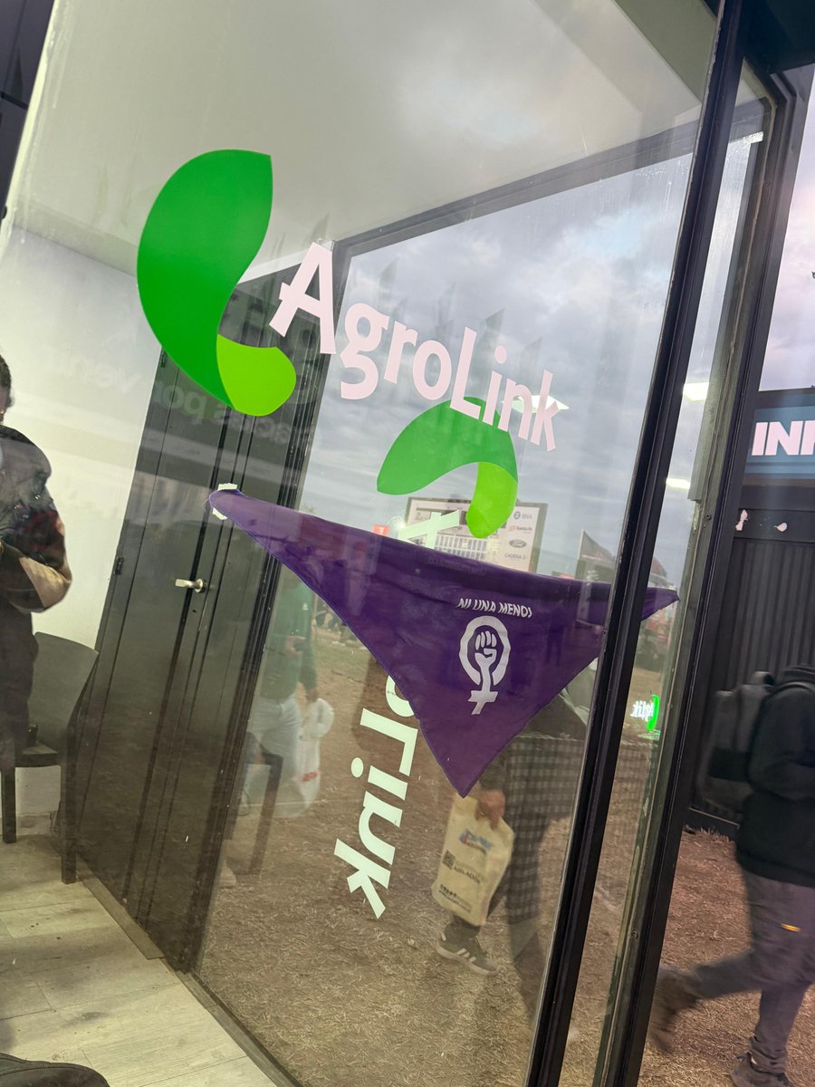 AgroActiva's tweet photo. 📡 Agroactiva 2026 fue el centro de todas las miradas.
+750 periodistas y decenas de medios transmitiendo en vivo desde el predio.
Con @Cadena3Com a la cabeza, junto a @AgrofyNews  e @infocampoweb y decenas de medios más trabajando desde la muestra. Como @AgrolinkOk y @lacapital https://t.co/froBWKSbGd