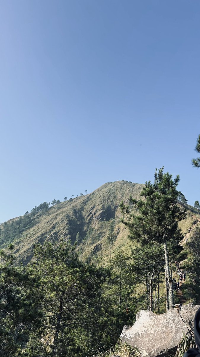 evndhla_'s tweet photo. first time muncak
next prau kali yaa๐ค
#gunung #andong https://t.co/SeFajat7Bl