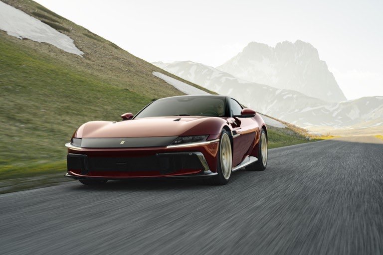 cabre_le's tweet photo. Retour aux bases. #Ferrari adopte une boîte manuelle « by wire » sur sa nouvelle #12CilindriManuale

#Ferrari12Cilindri #newcar #supercar https://t.co/5LMxllM3eO