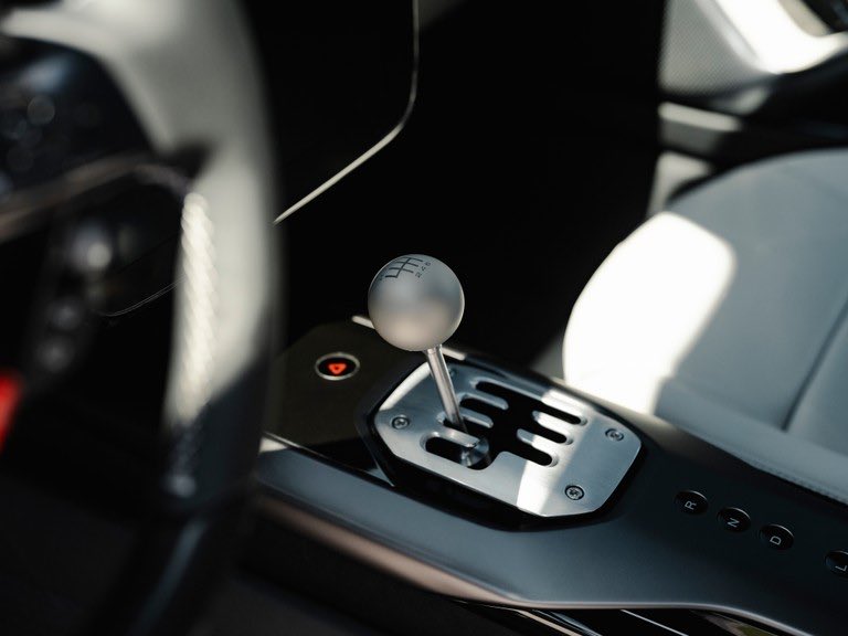 cabre_le's tweet photo. Retour aux bases. #Ferrari adopte une boîte manuelle « by wire » sur sa nouvelle #12CilindriManuale

#Ferrari12Cilindri #newcar #supercar https://t.co/5LMxllM3eO