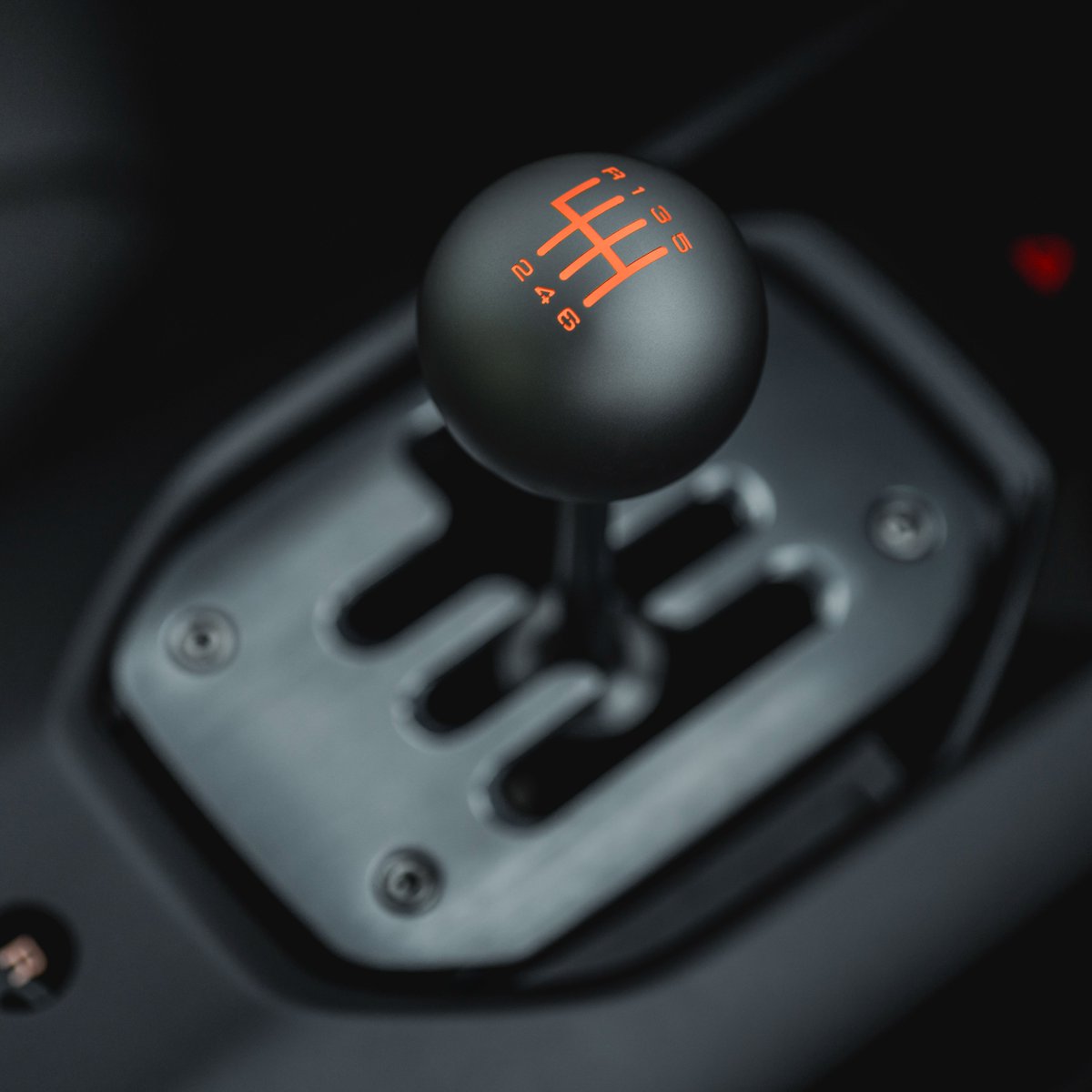 Motor1com's tweet photo. Ferrari's first manual in decades isn't really a manual at all. 

The 'Manuale By-Wire' system translates gear lever and clutch inputs into electronic signals.

Here's how it works: https://t.co/gV9muojgPj https://t.co/gA9ryYXUZw