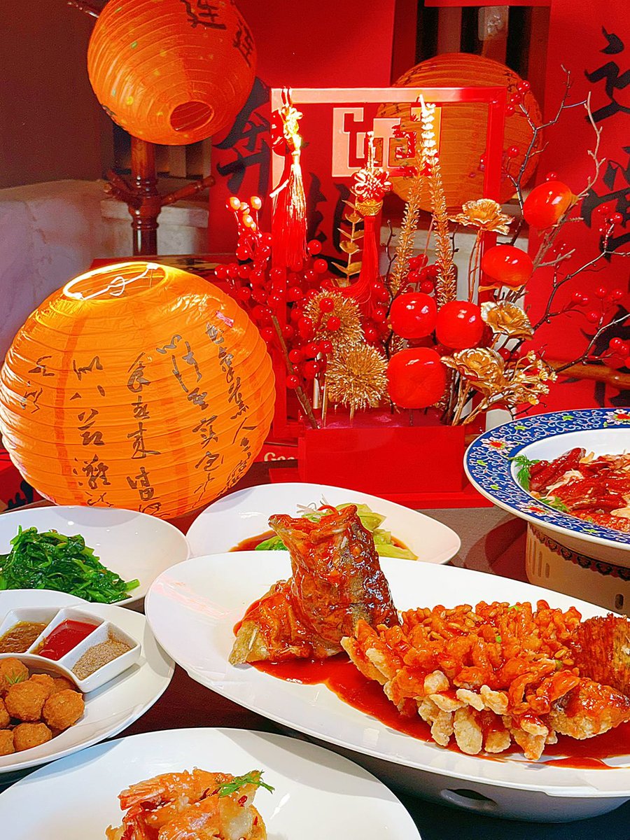 Dg45roM26101's tweet photo. Today’s #LunarNewYear feast with family!  Red envelopes, dim sum, and tons of laughter—this is how we ring in the Year of the Dragon! https://t.co/blLpmuYFYS