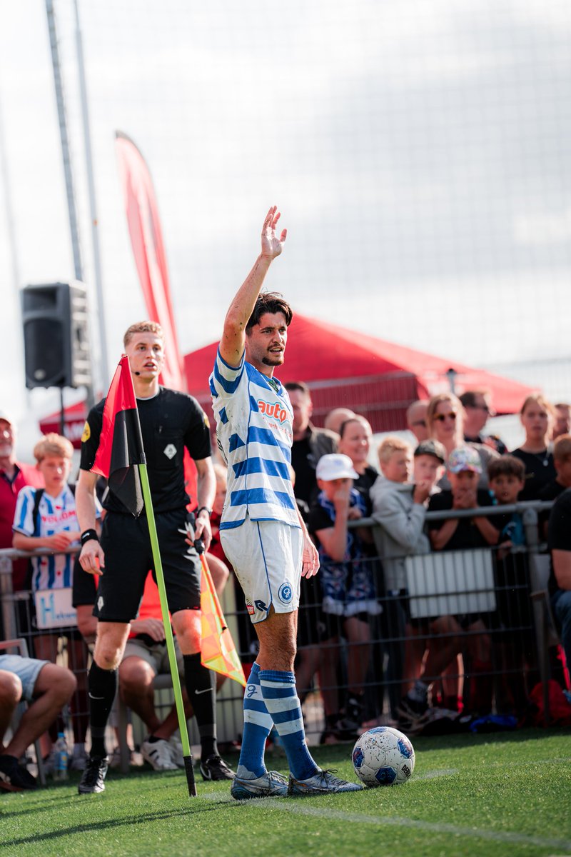 DeGraafschap's tweet photo. Einde van blok 2 en dus is er een uur gespeeld in Akkrum.
#heegra | 4-1 https://t.co/HmCYGosHSp