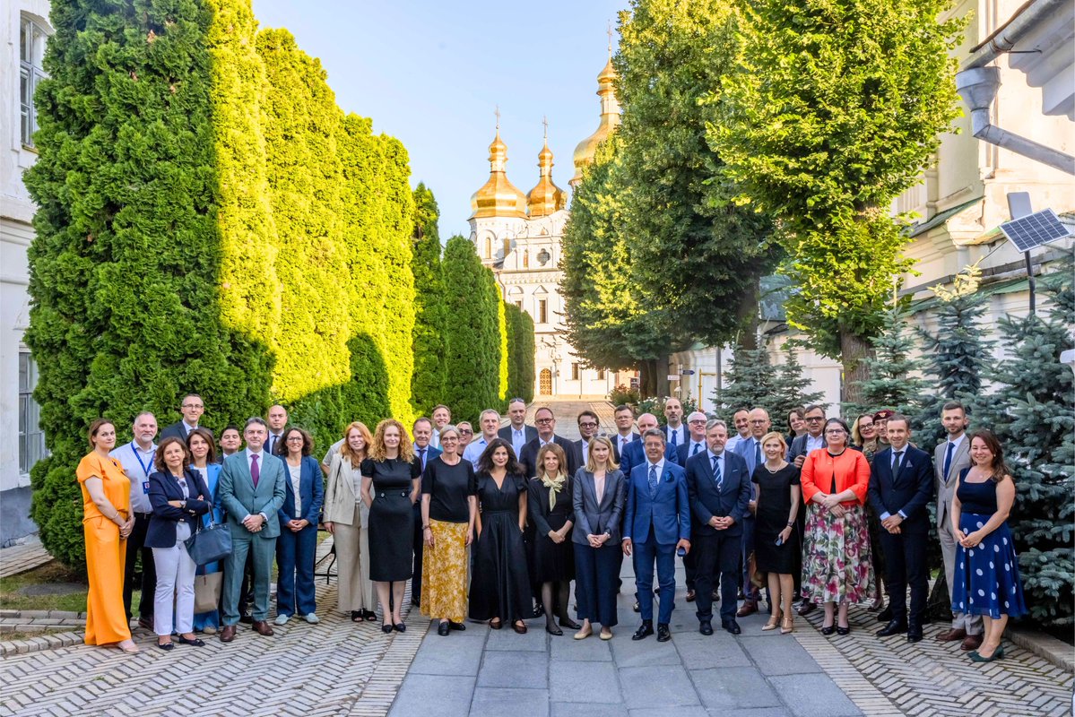 eu_eeas's tweet photo. The EU's Political and Security Committee (PSC) has just concluded a visit to Kyiv, reaffirming the EU's steadfast support for Ukraine in the face of Russia's war of aggression. From high-level talks to enduring a heavy aerial attack, this visit underscores the unshakable solidarity with Ukraine's resilience.

At Hostomel Airport, the PSC saw firsthand the investigative work into Russian war crimes, a stark example of our determination to hold aggressors accountable. European Union Advisory Mission Ukraine (EUAM) remains a strong pillar for the EU's support in those domains.

The PSC also visited the training of Ukrainian soldiers organised by CAT-C under the EU Military Assistance Mission (EUMAM) Ukraine. To date, the mission has trained 100,000 Ukrainian soldiers. The visit demonstrated the mission's effective adaptation to Ukraine's evolving training needs, particularly in incorporating frontline battlefield experiences and lessons learned.