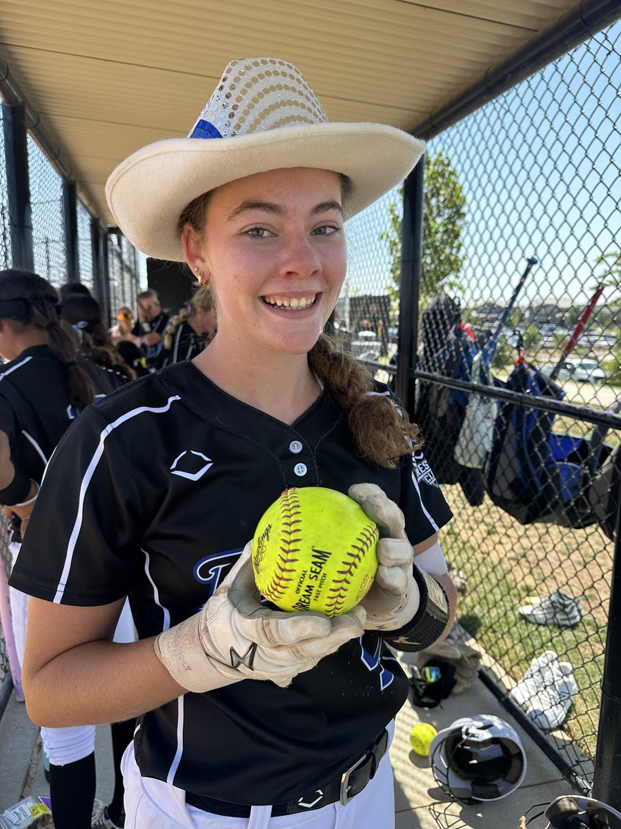 AddisonErro2029's tweet photo. Day one of Colorado: Grand slam 💣 OTF gives us the lead in 14U National Power Pool play!

@BreakersAndrade 
@5_recruiting 
@upnextrecruits 
@TOP_D1RECRUITS 
@CoastRecruitsSB 
@CoastRecruits 
@TGETalent 
@TopPreps 
@LineDsoftball https://t.co/TbQaczYctP