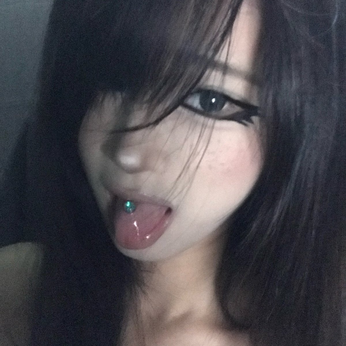 wang404_116's tweet photo. 第一次画这个egirl妆 https://t.co/1dn3I6VcDZ
