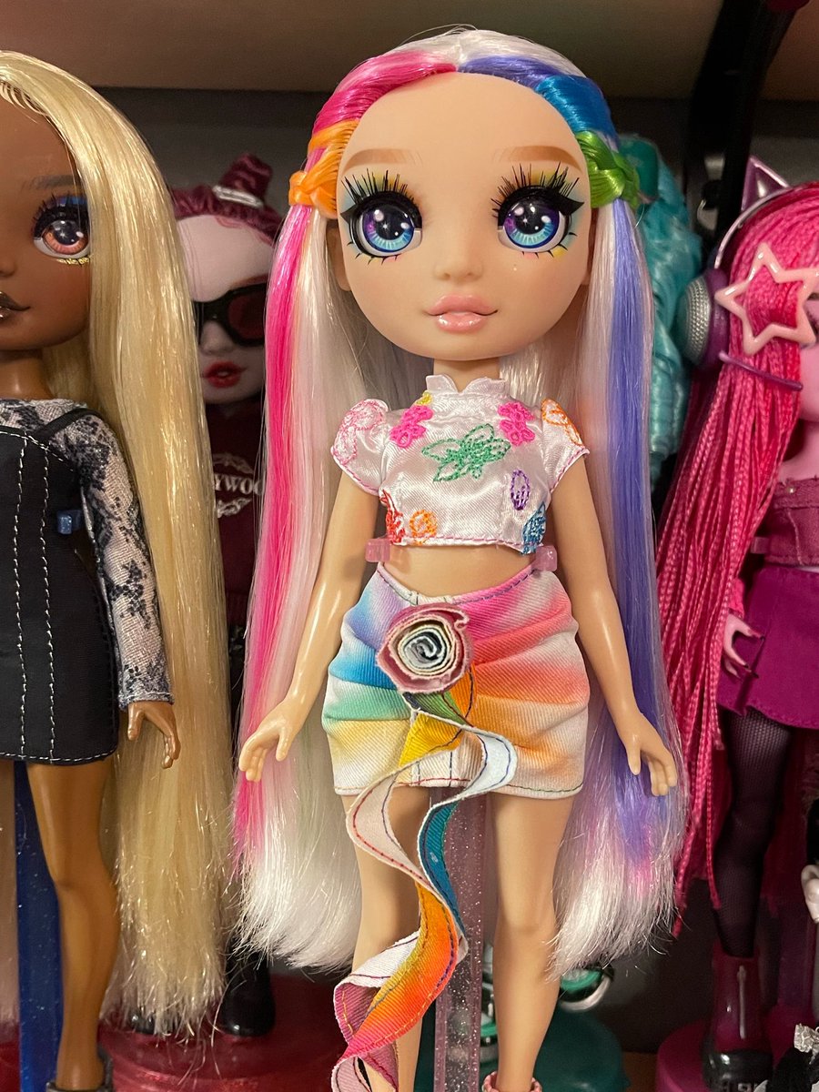 Bratzituppp's tweet photo. Anyways, follow me for like easy hair tutorials or something hehe 🫪🫪🫪😍😍😍💕🌸🫶🫶 https://t.co/PSFdfhdQkS