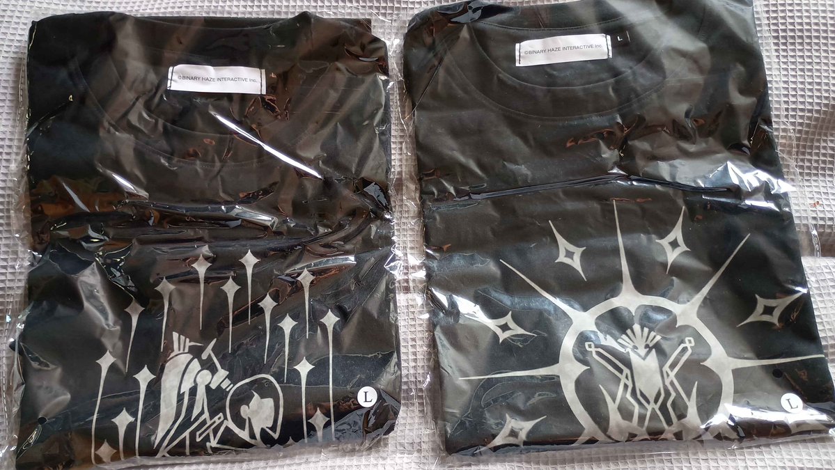 CoraruSakana's tweet photo. New Ender Magonlia merch for the shrine and my wardrobe! 😄
#EnderMagnolia #エンダーマグノリア https://t.co/WXa4sWi59D