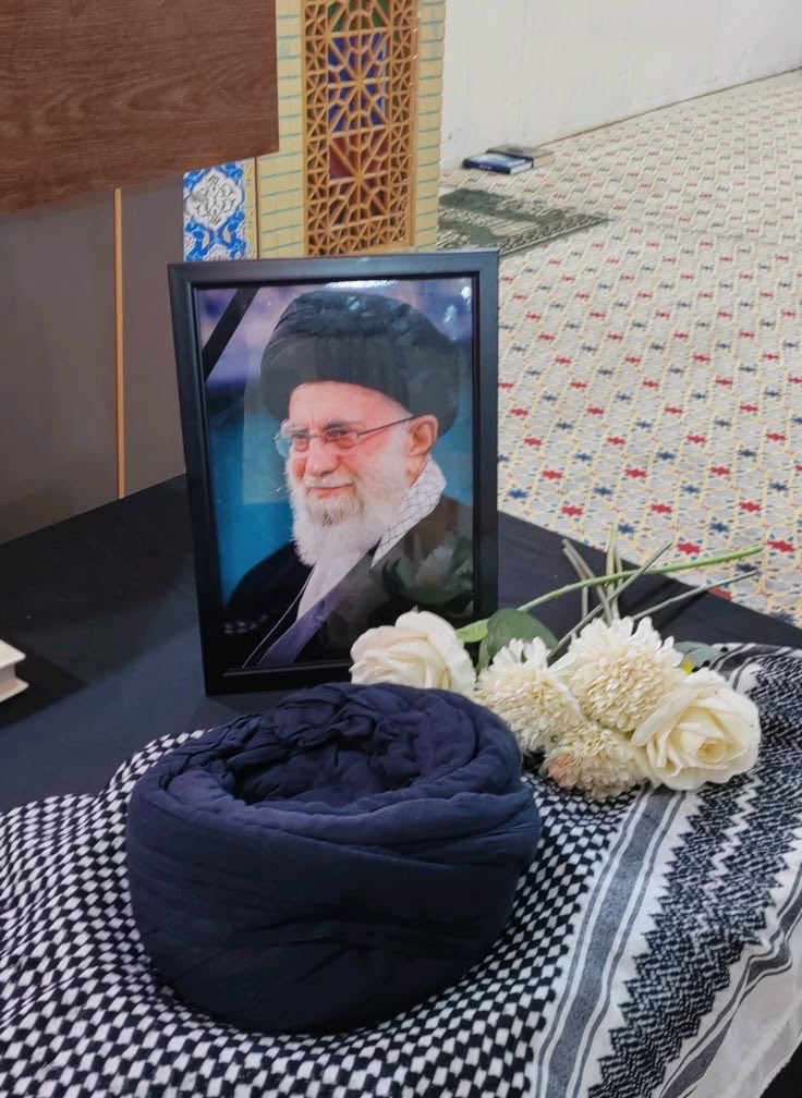 dokhtarkaram's tweet photo. إلى اللقاء رهبر شهیدم 💔 https://t.co/FsESD7sOCP