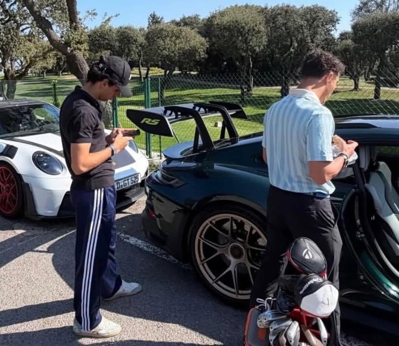 wisterianorris's tweet photo. gabi was asked about his relationship with lando: 

“he teases me, i tease him back. it’s funny.
we always laugh together — we don’t see each other on track that much, but we’re always together in monaco, and it’s always so much fun.” 

[uol] https://t.co/SGyAmKgUZG