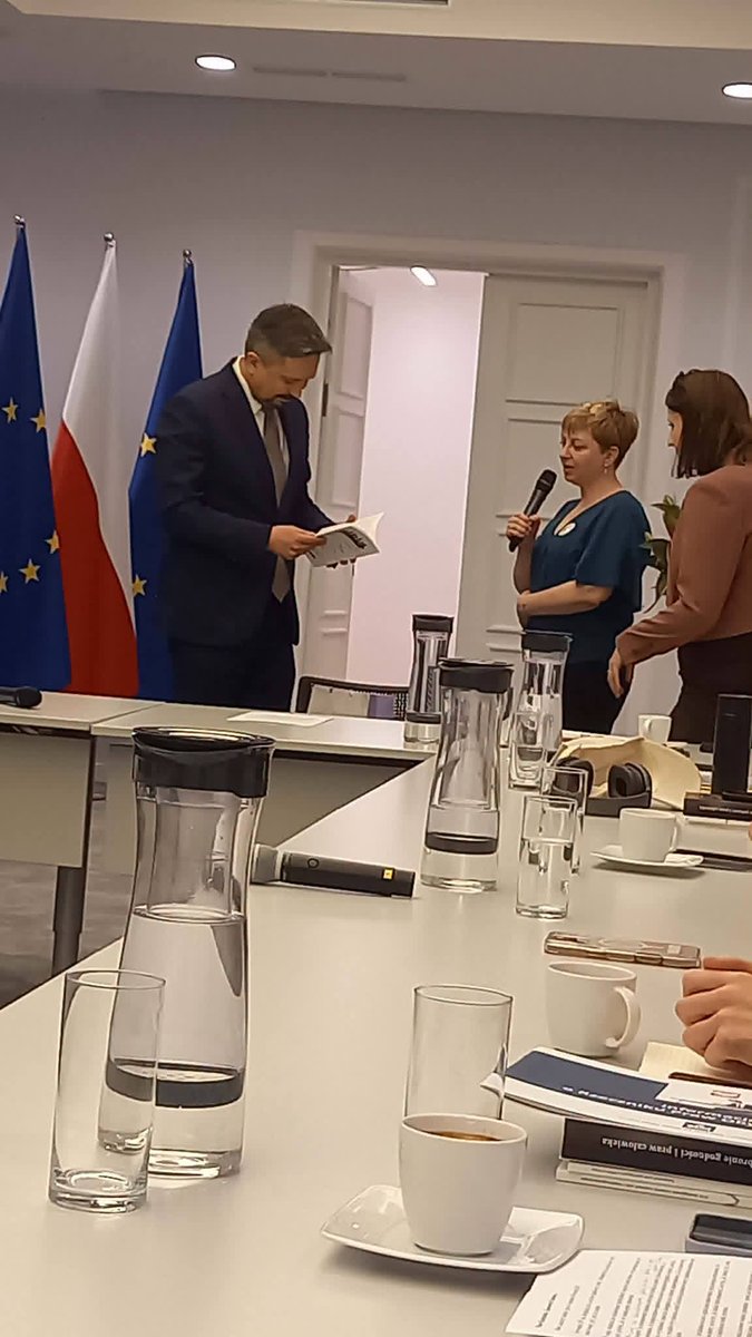 NaszRzecznik's tweet photo. Podczas ostatniego w tej kadencji Rzecznika Praw Obywatelskich spotkania z przedstawicielami inicjatywy „Nasz Rzecznik”:
"Bardzo dziękuję za wszystko, co zrobiliście Państwo dla BRPO, ale przede wszystkim dla naszego społeczeństwa" – podkreślił RPO Marcin Wiącek. https://t.co/EbfGXuXExJ