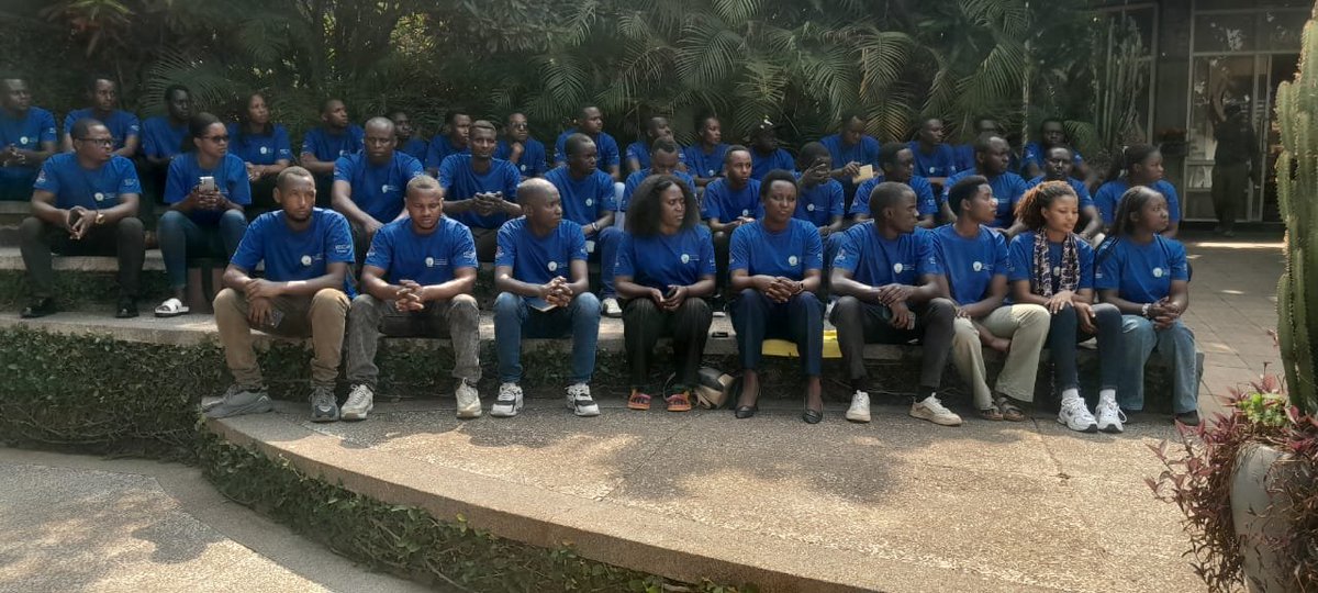 ryvcpsouthprov's tweet photo. Nyuma yo gusura Urwibutso rwa Jenoside yakorewe Abatutsi rwa Kigali, urubyiruko rwa Kamonyi rwakomereje urugendo rw’amasomo ku Ngoro Ndangamurage y’Amateka y’Urugamba rwo Guhagarika Jenoside. Ni amahirwe yo kwigira ku butwari n’ubwitange byaranze FPR Inkotanyi mu kubohora Igihugu https://t.co/NlFgbPhsC3
