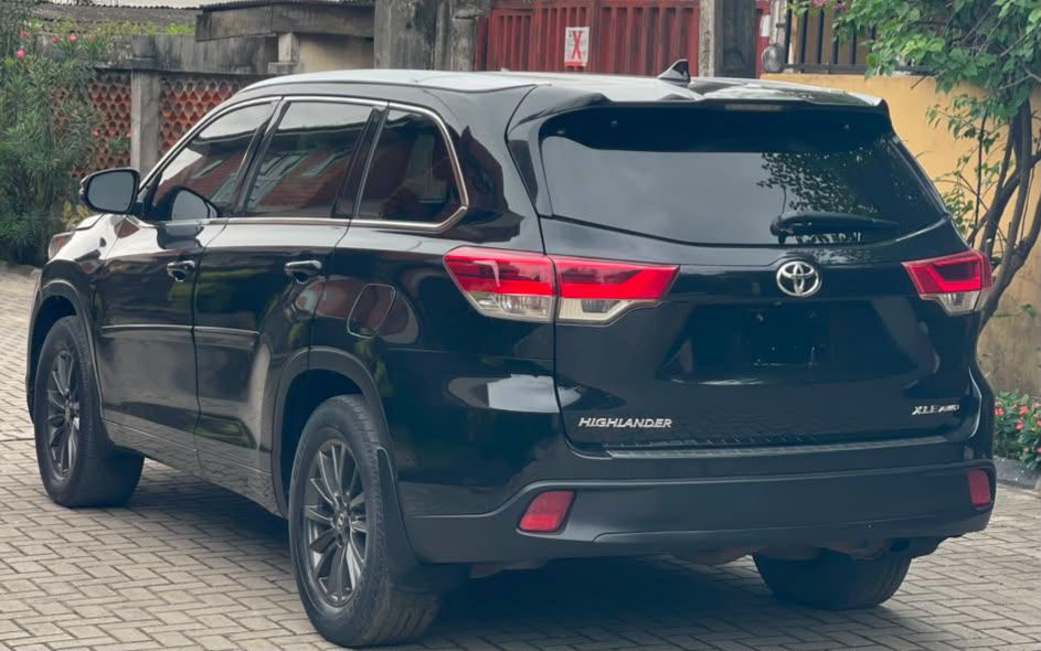 sxdiqcarter_'s tweet photo. Registered 2017 Toyota Highlander xle
16.5m https://t.co/YTJezWX0uQ