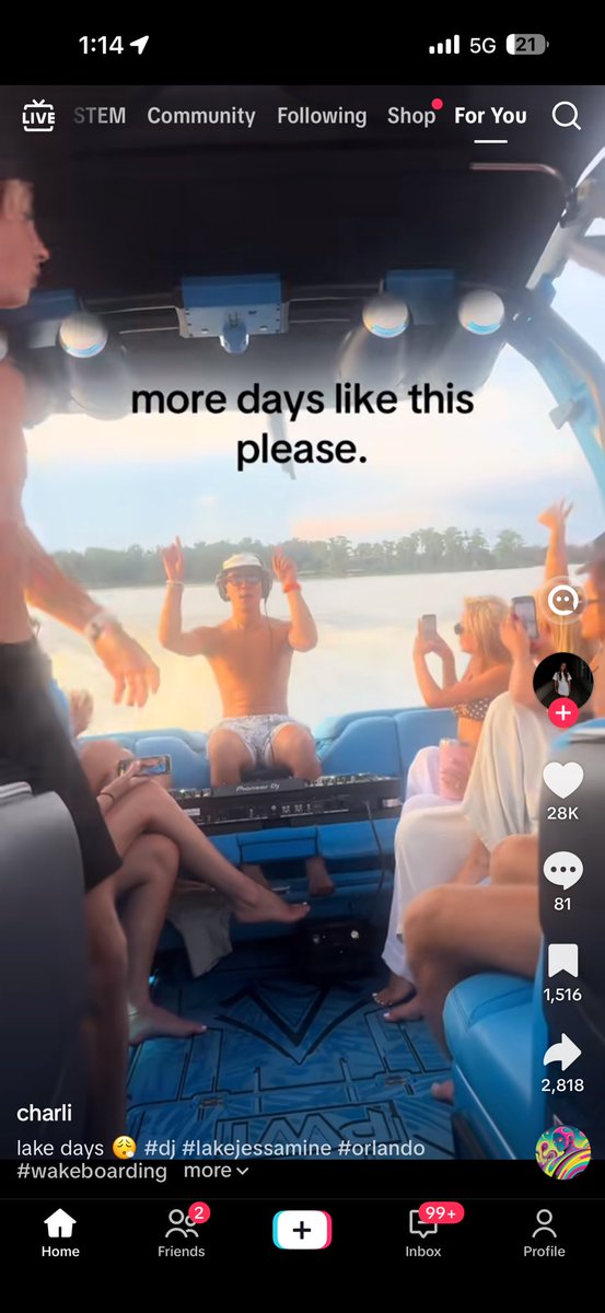 JohnCox2324's tweet photo. If I’m at the lake and a motherfucker pulls out this bullshit I’m sinking the boat. https://t.co/bUL7ahAJ60