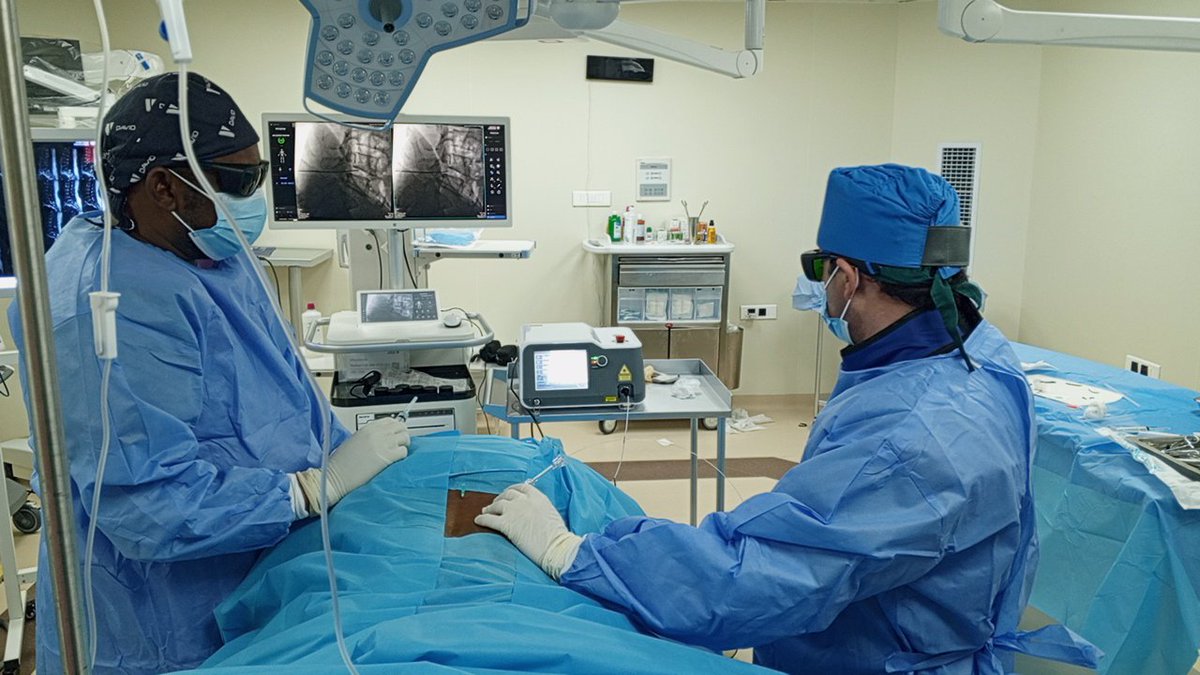 GRNeuroC88's tweet photo. La cirugía percutánea con láser representa una alternativa mínimamente invasiva para pacientes cuidadosamente seleccionados, con menor agresión quirúrgica, recuperación más rápida y excelentes resultados cuando está bien indicada. #Neurocirugía #PLDD #CirugíaDeColumna https://t.co/OlmgwGKPA0