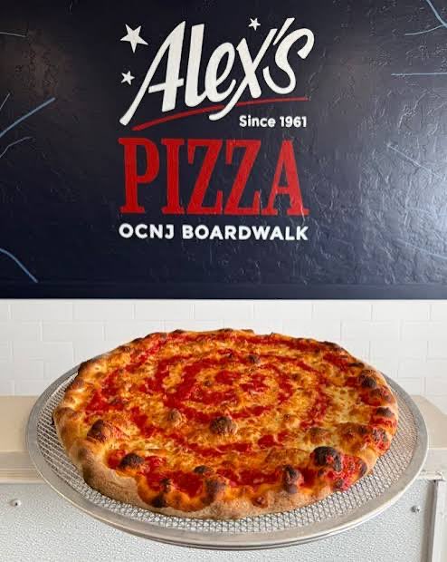 RootsDelco's tweet photo. Friday Food Feature - Down the Shore edition - if you are looking for great, NEW, pizza try Alex’s Pizza on Ocean City, NJ boardwalk. We had it last weekend and can attest for it first hand, it was tremendous!! 🍕 #Delco #DownTheShore https://t.co/GRJdh3Knbt