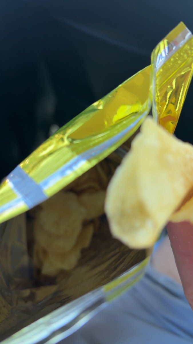 DonnyFucking's tweet photo. Fuck you @ZappsChips these are just plain potato chips https://t.co/Rs1ZRk5f1G