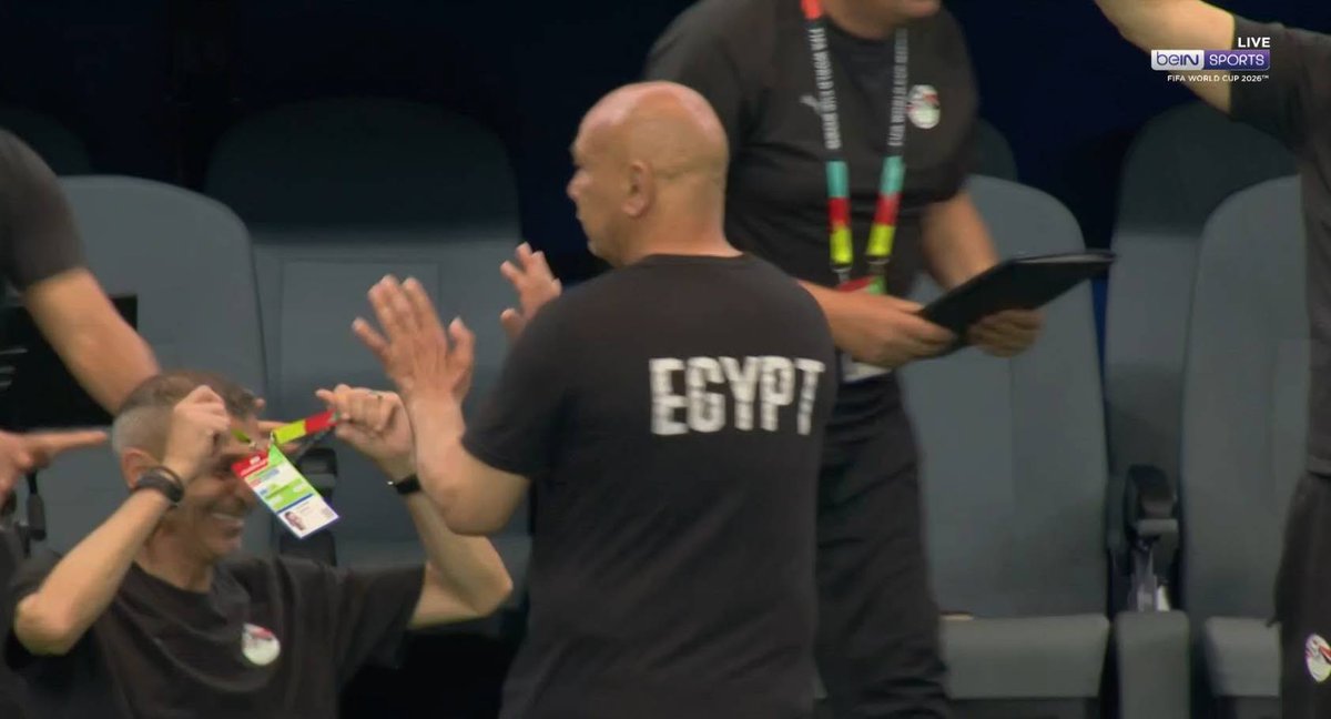 Yallakoranow's tweet photo. حسام حسن بعد تسجيل إمام عاشور الهدف الأول لمنتخب مصر 🇪🇬 https://t.co/12JUWUCu3u