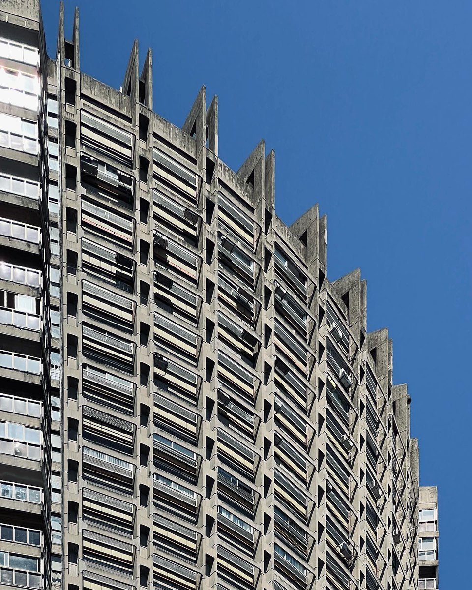 Dee_Floki's tweet photo. Brutalism in Argentina https://t.co/mpbkwOYUoU