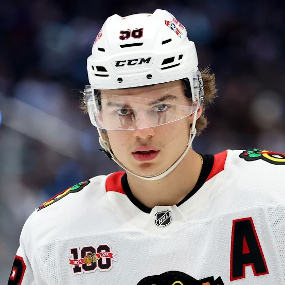 flashynews131's tweet photo. #Canucks with a new contract not signed and Connor Bedard going down yesterday with what appears another shoulder injury, should the Canucks offer up Petey and more for a possible trade. Never know if Chicago is getting worried if Connor is injury prone? https://t.co/EileKCHAnH