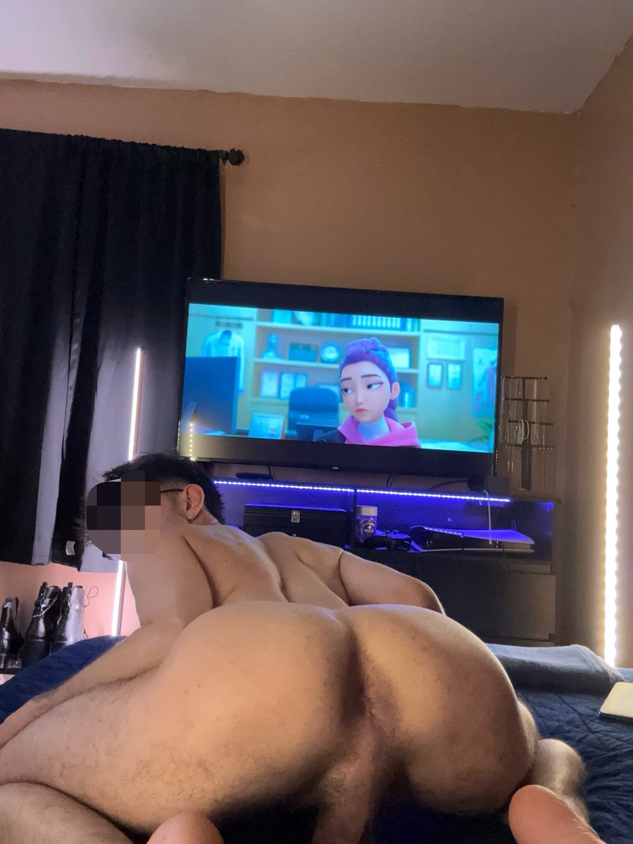 Astianlias's tweet photo. Fuck the trend here’s my hole https://t.co/dGZKoNoFb8
