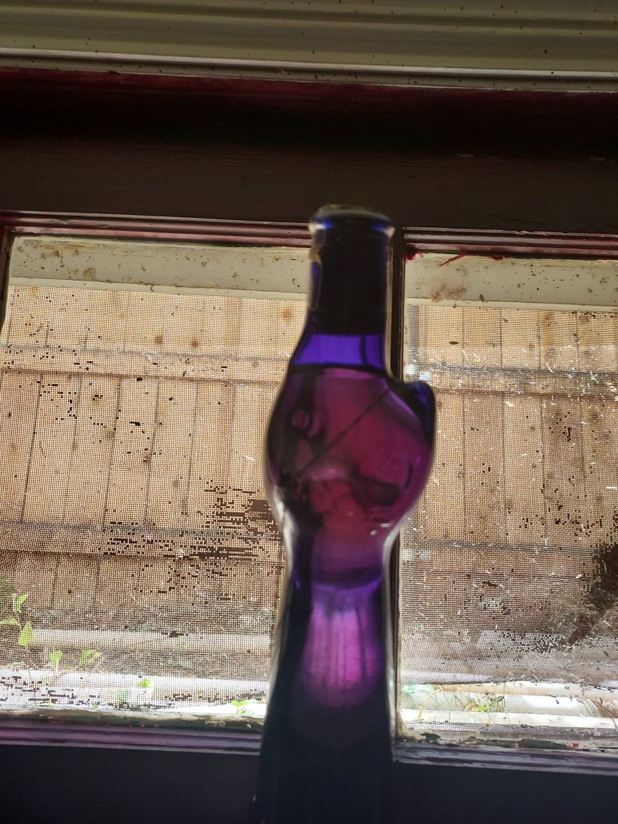 l_eechie's tweet photo. @crazyshovellady I have one of those! it's a nice royal purple but it looks like a beautiful maroon because I haven't drank the wine yet https://t.co/l01rDeYCxa