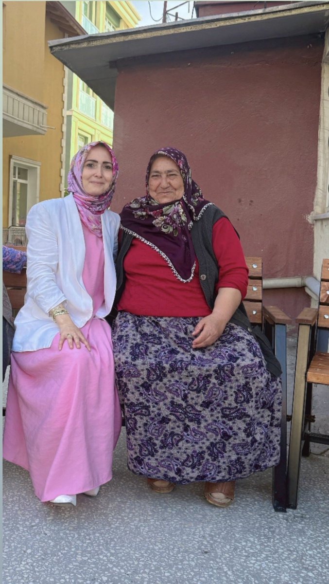 melikecilhan's tweet photo. Yaşamak su misali akıp giderken bize kalan bir vefa, bir selam birde dualardır. Dua’ların bereketini, Cuma’nın feyzini bereketini paylaşmak…
Üyelerimizi ziyaret…
#HayırlıCumalar https://t.co/8qxBS2GtG9