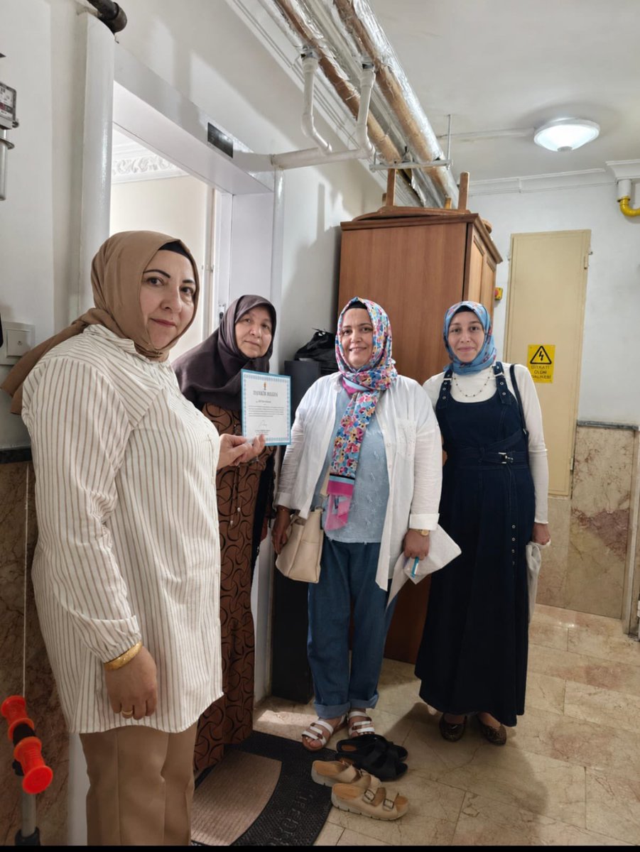 melikecilhan's tweet photo. Yaşamak su misali akıp giderken bize kalan bir vefa, bir selam birde dualardır. Dua’ların bereketini, Cuma’nın feyzini bereketini paylaşmak…
Üyelerimizi ziyaret…
#HayırlıCumalar https://t.co/8qxBS2GtG9