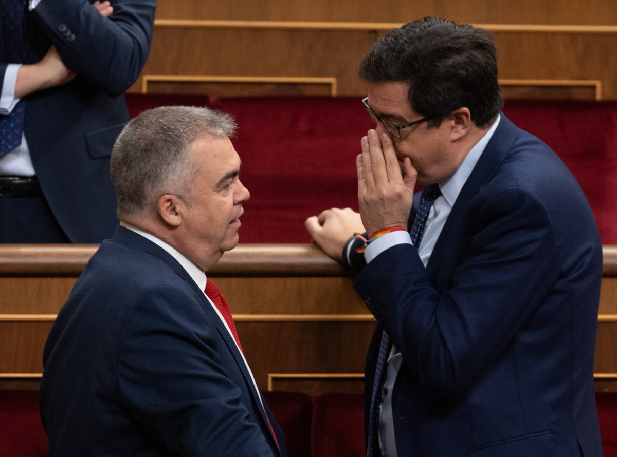 EugenioValle64's tweet photo. 🚨 188.000 EUROS CON FACTURAS FALSAS
Eso pagó el PSOE a su cloaca para atacar a los jueces que investigan a la mujer y al hermano de Sánchez.
Las cuotas de los militantes, financiando una "estructura criminal". Lo dice la UCO.
🔁 RT 🇪🇸 #Cloacas https://t.co/xPio9Nks1w