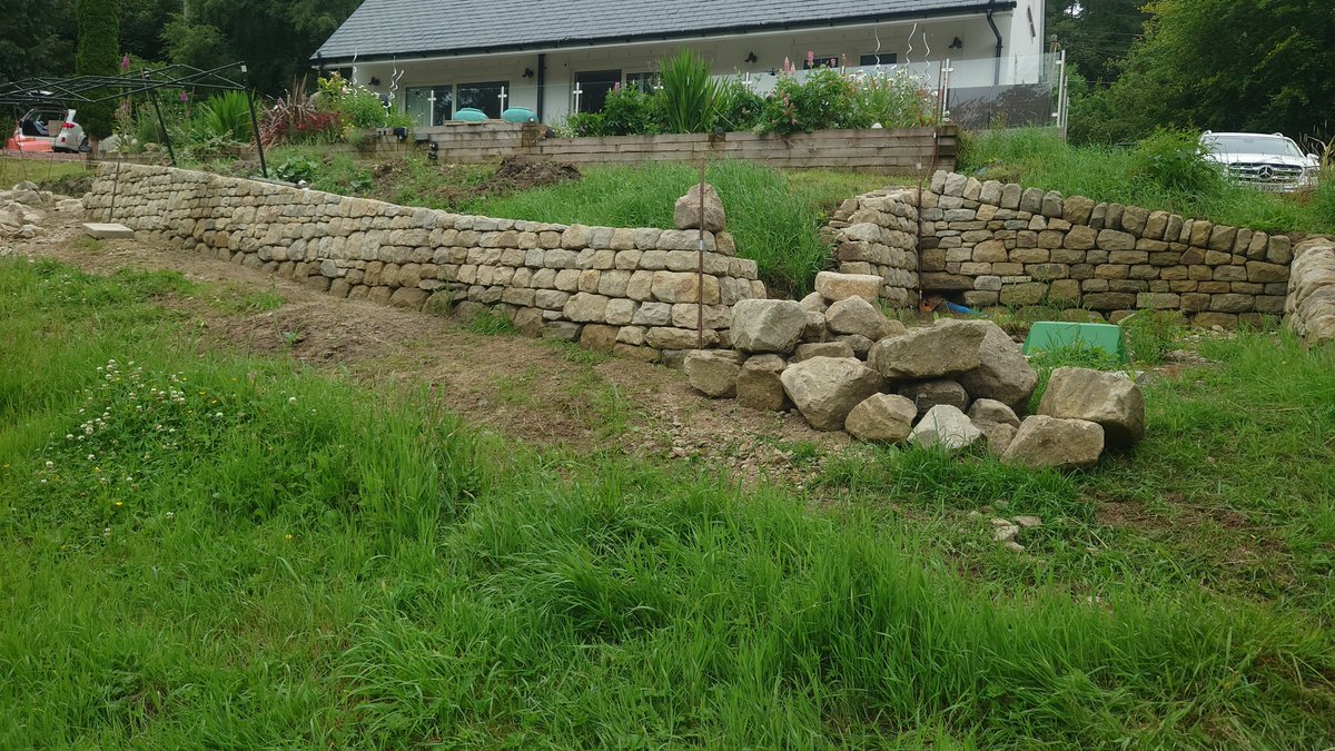 JasonScotBills's tweet photo. Progress pics on the latest dry stone project, this one near Lanark.
#drystone #drystonewalling #garden #landscaping https://t.co/efcxD8uehf