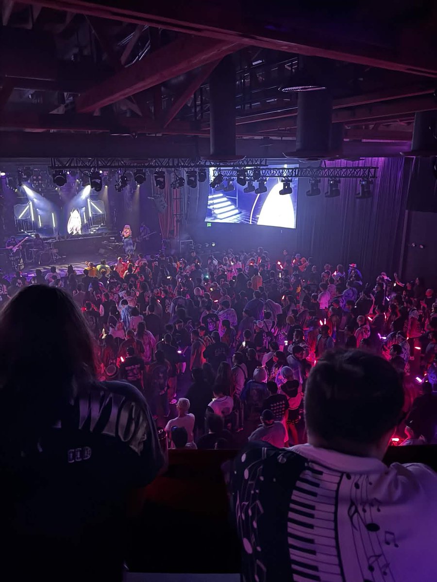 vfantasyfactory's tweet photo. A few photos of the @FRproductions event along with the merch line 🎁 
#fantasticreality #foundfutures https://t.co/k2pMTgFpAG